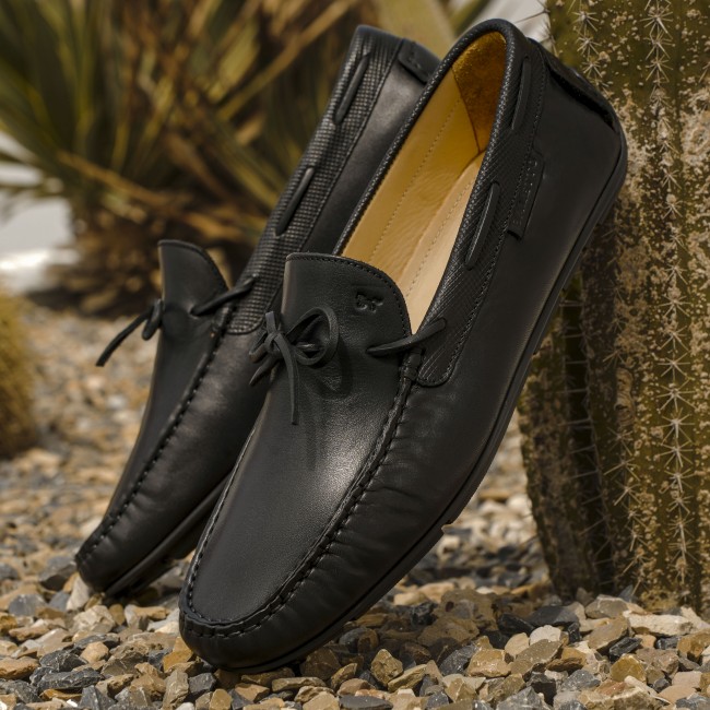 Mustang Noir Cuir